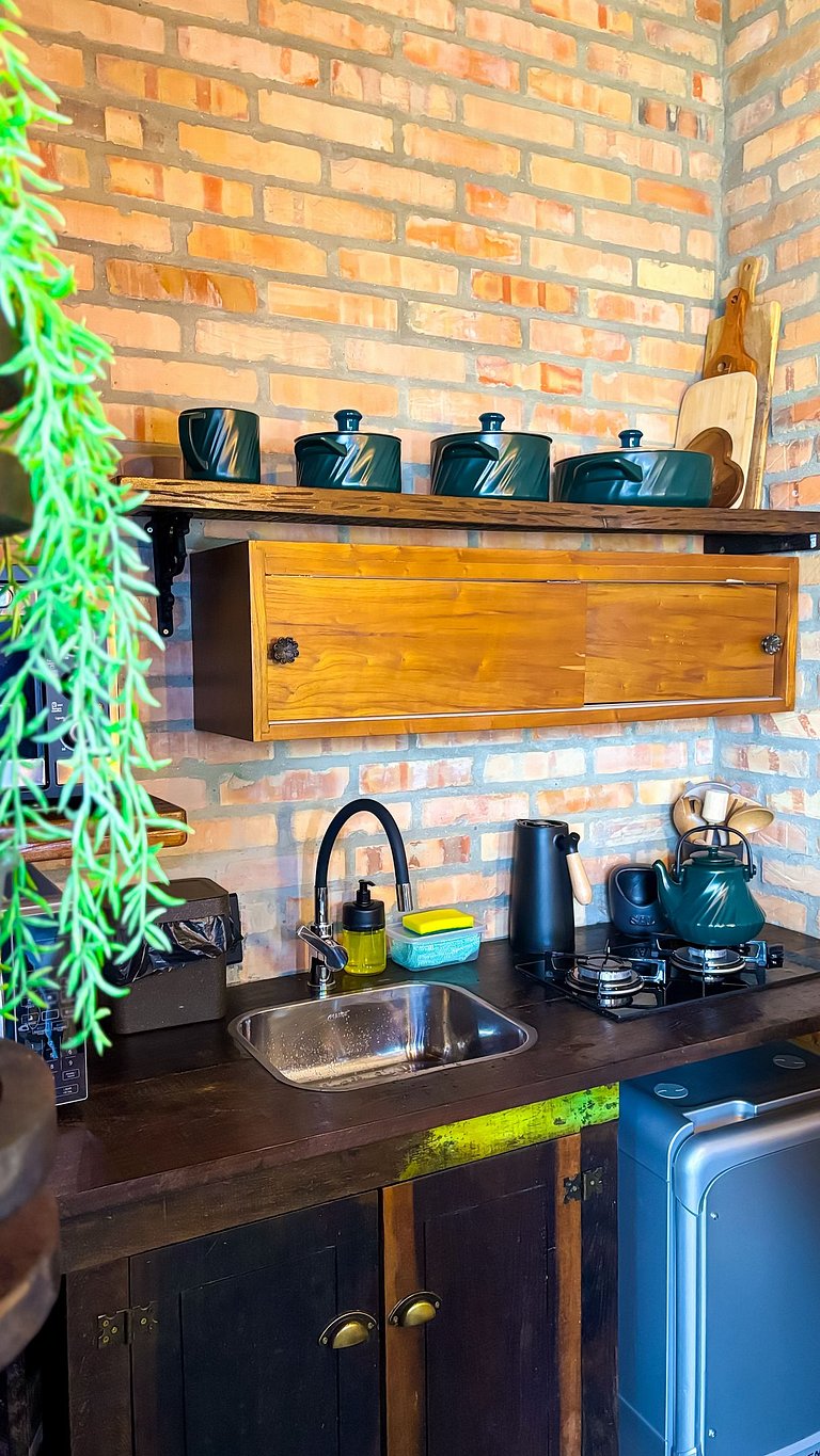 Cabana da Árvore | Hidro, lareira e deck privativo