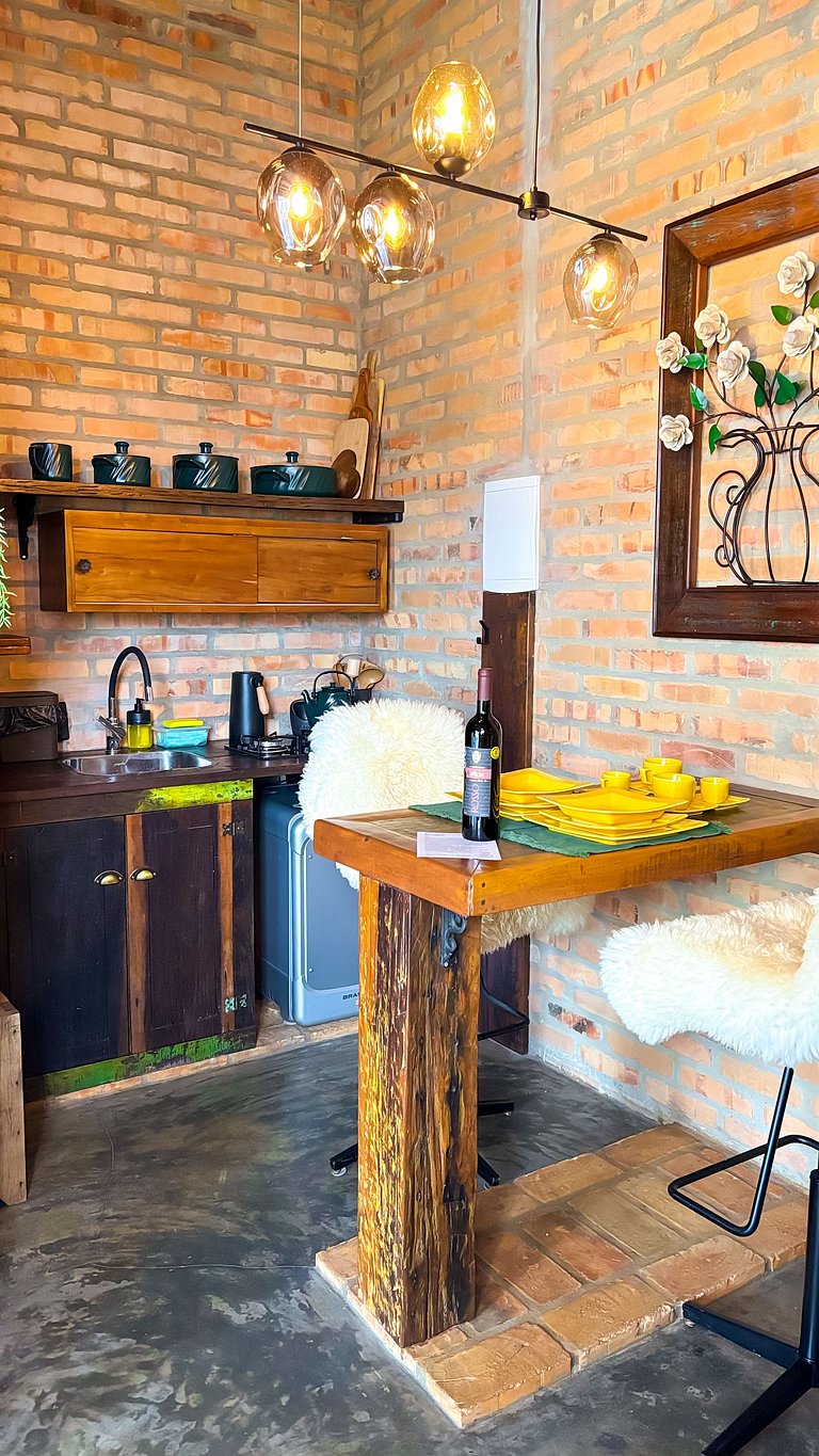 Cabana da Árvore | Hidro, lareira e deck privativo