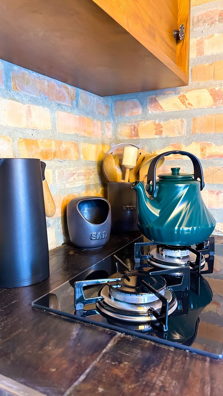 Cabana da Árvore | Hidro, lareira e deck privativo