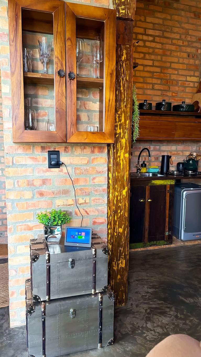 Cabana da Árvore | Hidro, lareira e deck privativo