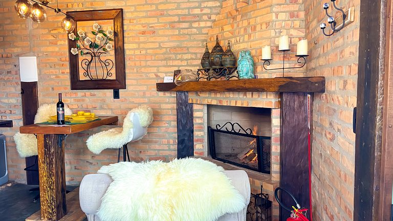 Cabana da Árvore | Hidro, lareira e deck privativo