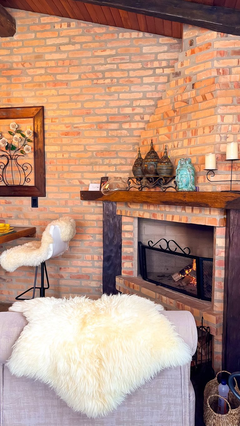 Cabana da Árvore | Hidro, lareira e deck privativo