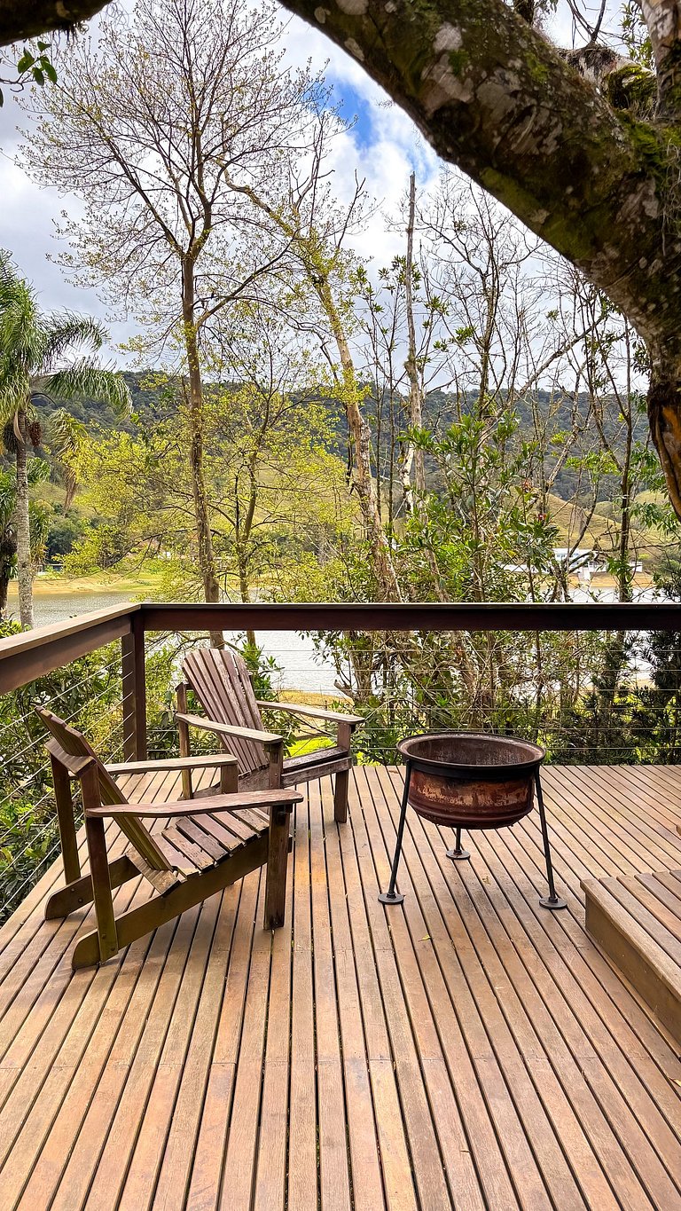 Cabana da Árvore | Hidro, lareira e deck privativo