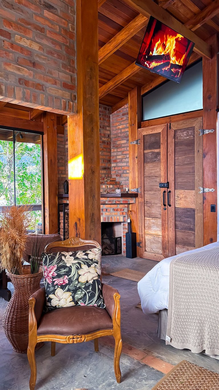 Cabana de Judá | Hidro, lareira e imersão