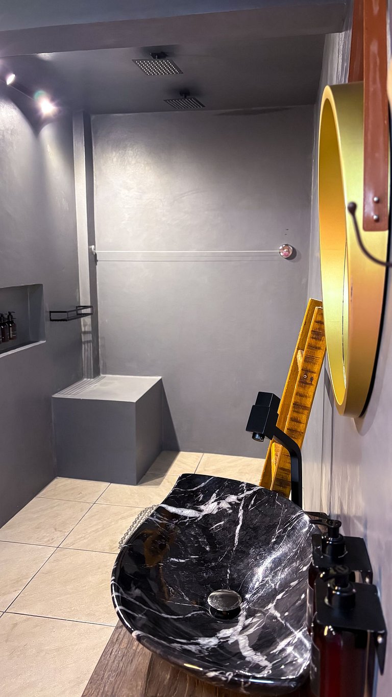 Cabana de Judá | Hidro, lareira e imersão