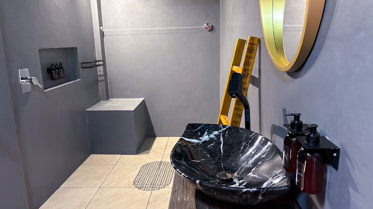 Cabana de Judá | Hidro, lareira e imersão