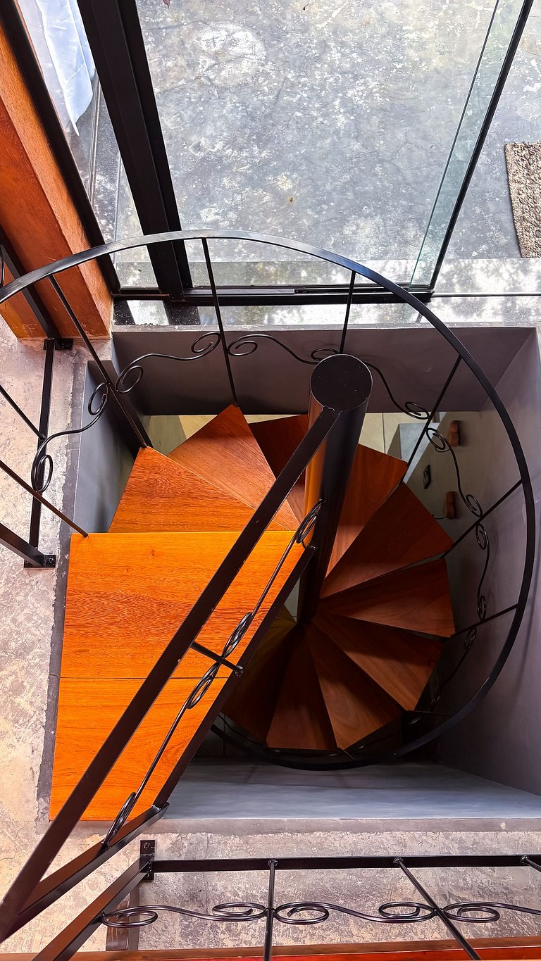 Cabana de Judá | Hidro, lareira e imersão