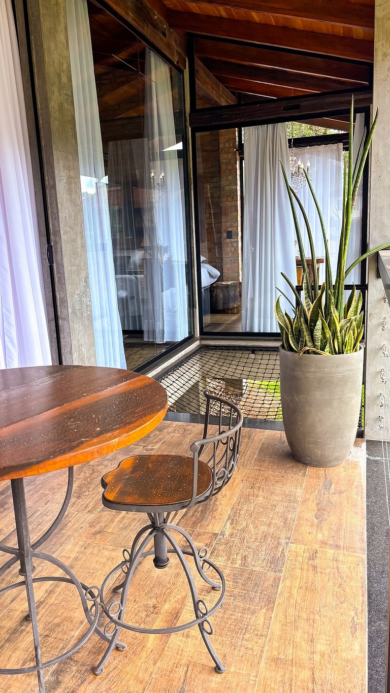 Cabana da Pedra | Hidro, rede suspensa e lareira